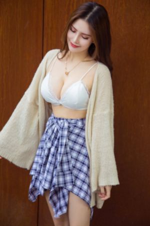 吸血裸女_720手机在线看